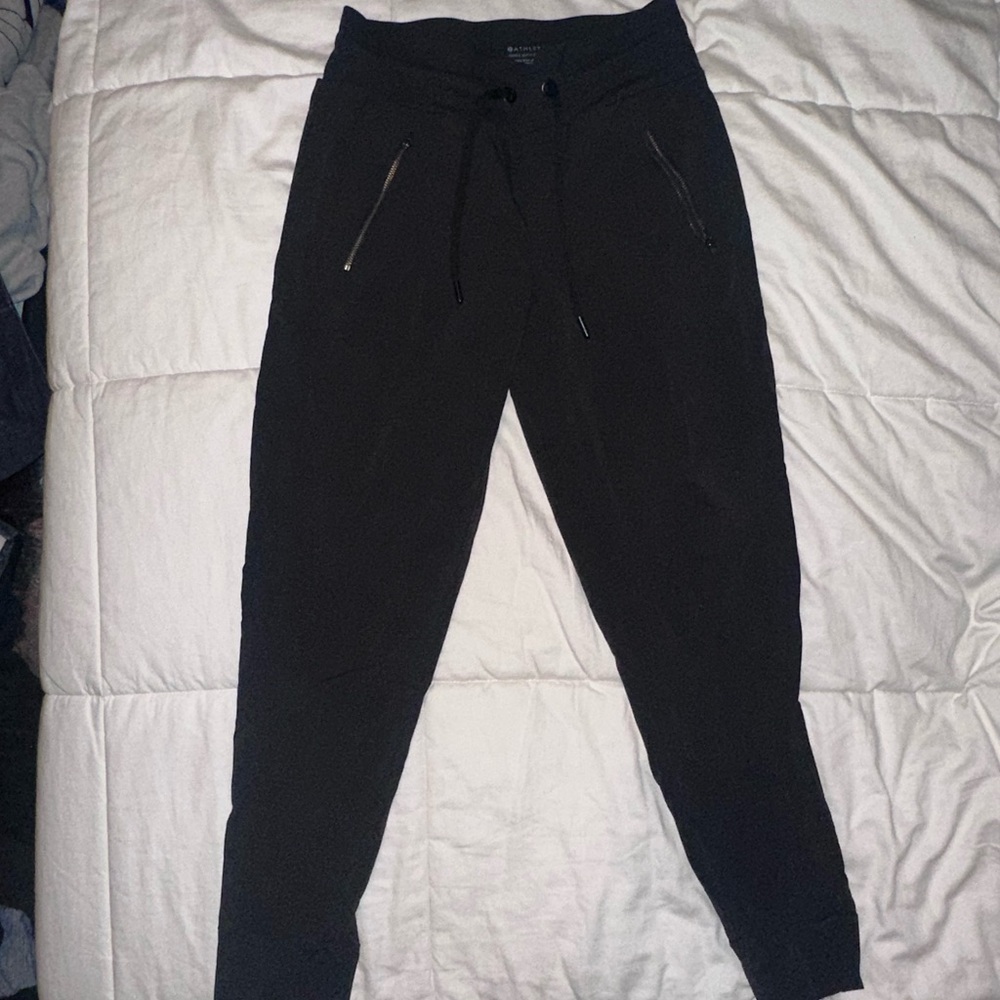 Women’s Athleta Trekkie North Black Jogger Pants with Zipper Pockets